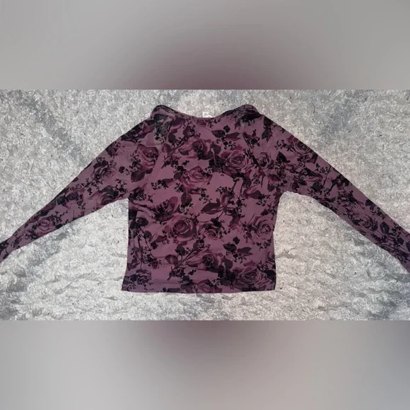 Derek Heart Floral Lace Long Sleeve Top - Picture 3 of 4